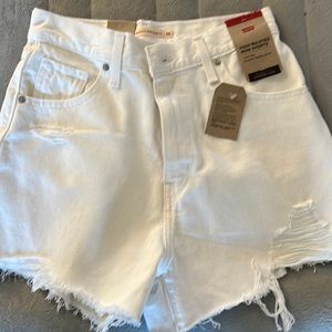 White LEVI high waist mom shirt